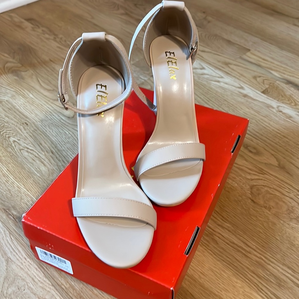 New size 8 nude heels